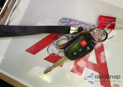 2014 Toyota Corolla S Plus z USA, uszkodzony, nr VIN 2T1BURHE4EC206341